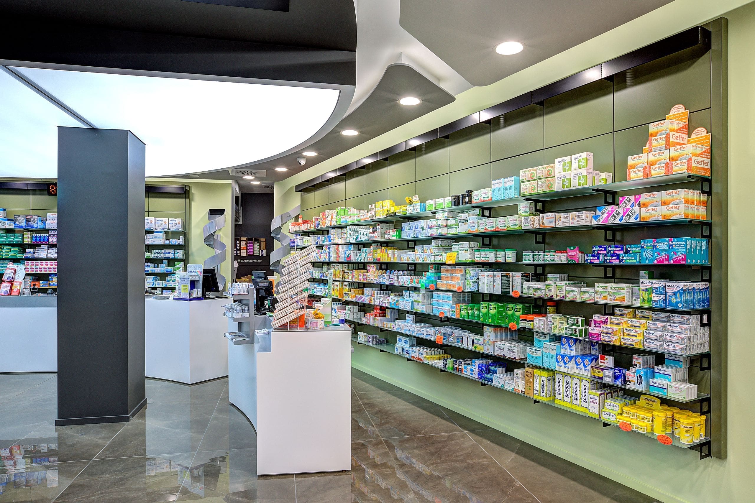 Progetto di arredo per Farmacia Centrale